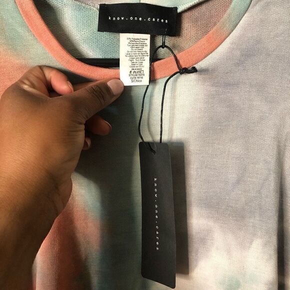 Know.One.Cares Long Sleeve Tie Dye Top Puff Shoulder Size M NWT - Picture 3 of 3